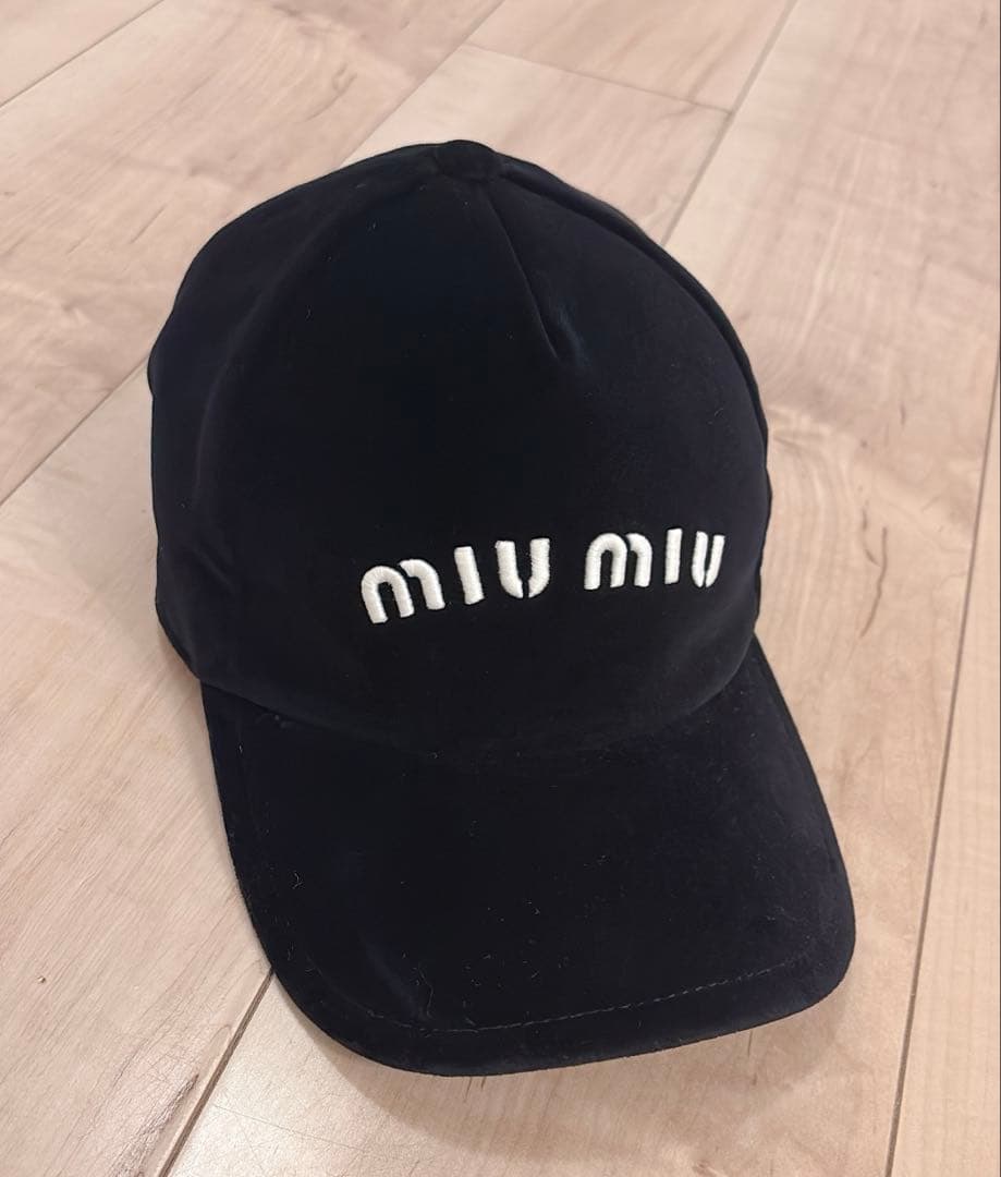 MIUMIU✨ベロア ロゴキャップ