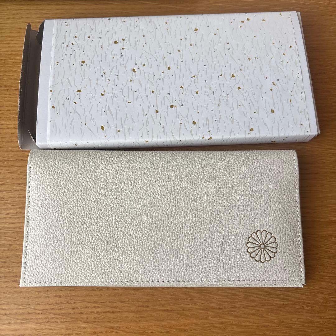 か*か様 長財布　皇居　皇居財布　白　ホワイト