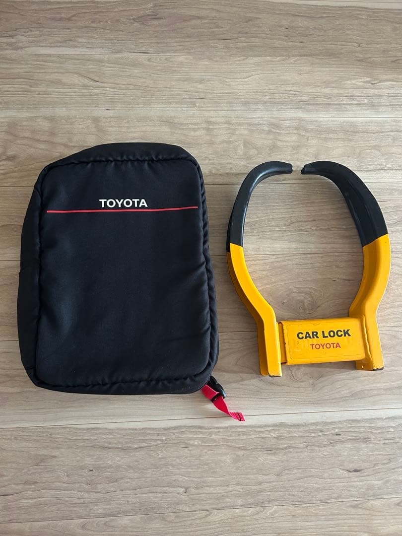 TOYOTA カーロック（イエロー×ブラック） 収納バッグ付き チコ クロスミニショルダー | TN072XM | 株式会社タイムバックス