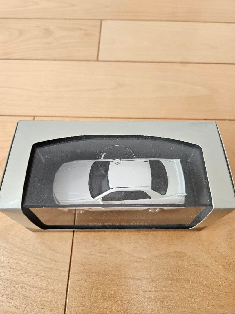 京商 スカイライン 25GT-Xターボ 1998 WHITE PEARL