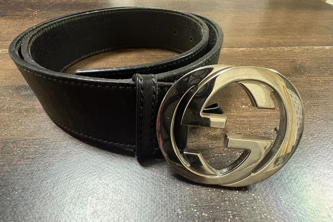 Gucci グッチ ブラックレザーベルト ダブルGロゴ