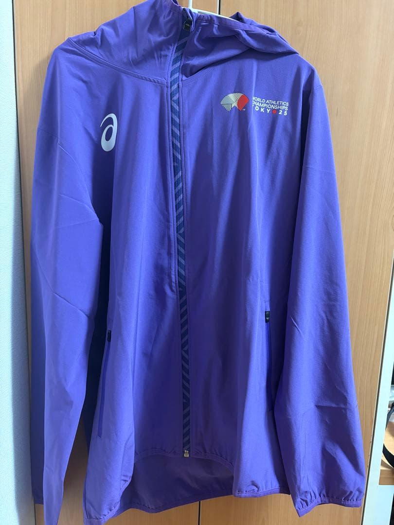 asics 紫 ウィンドブレーカー フード付き