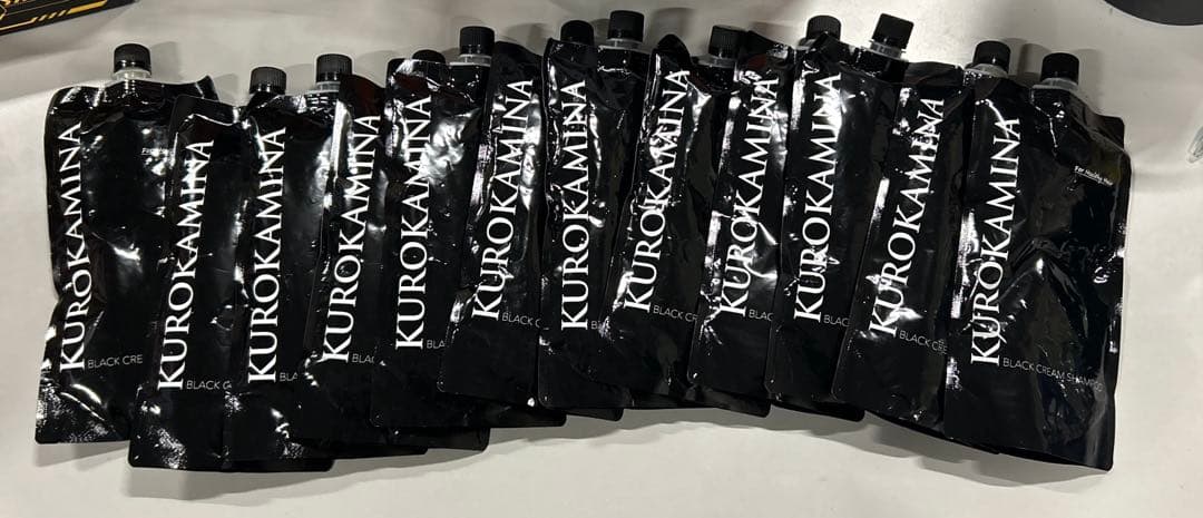 KUROKAMINA BLACK CREAM SHAMPOO 300g*12袋