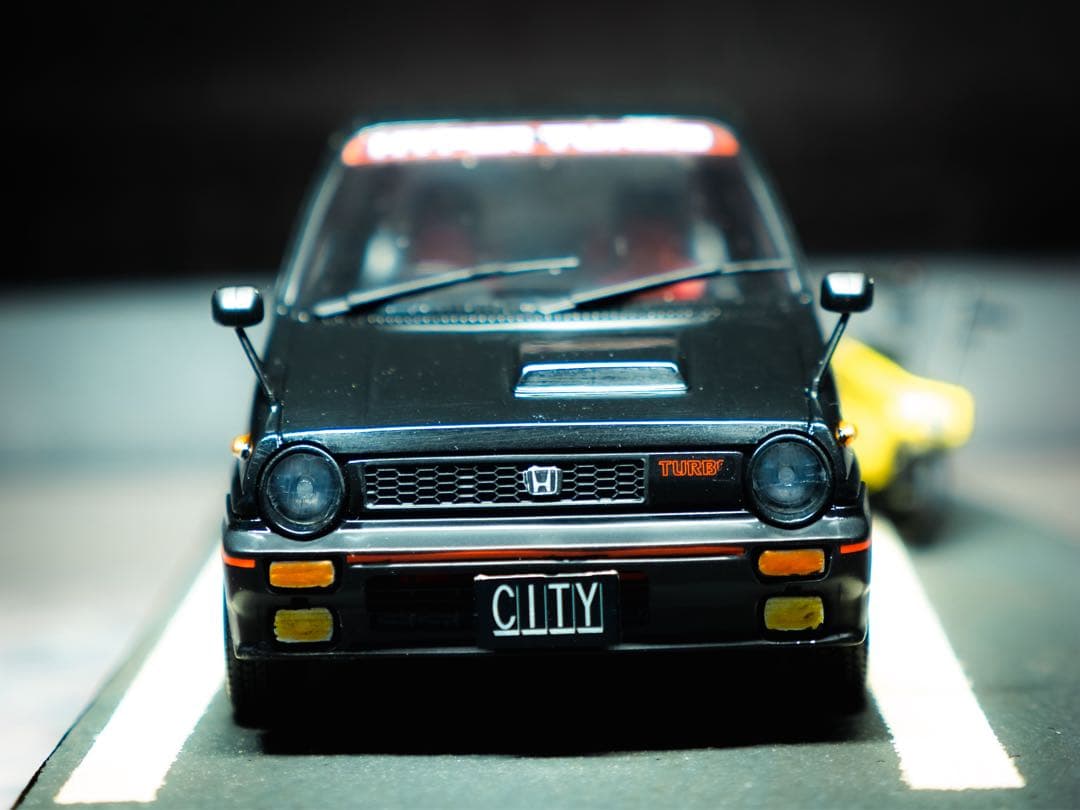 塗装完成済ジオラマケース付き タミヤ ホンダシティ ターボ 1/24