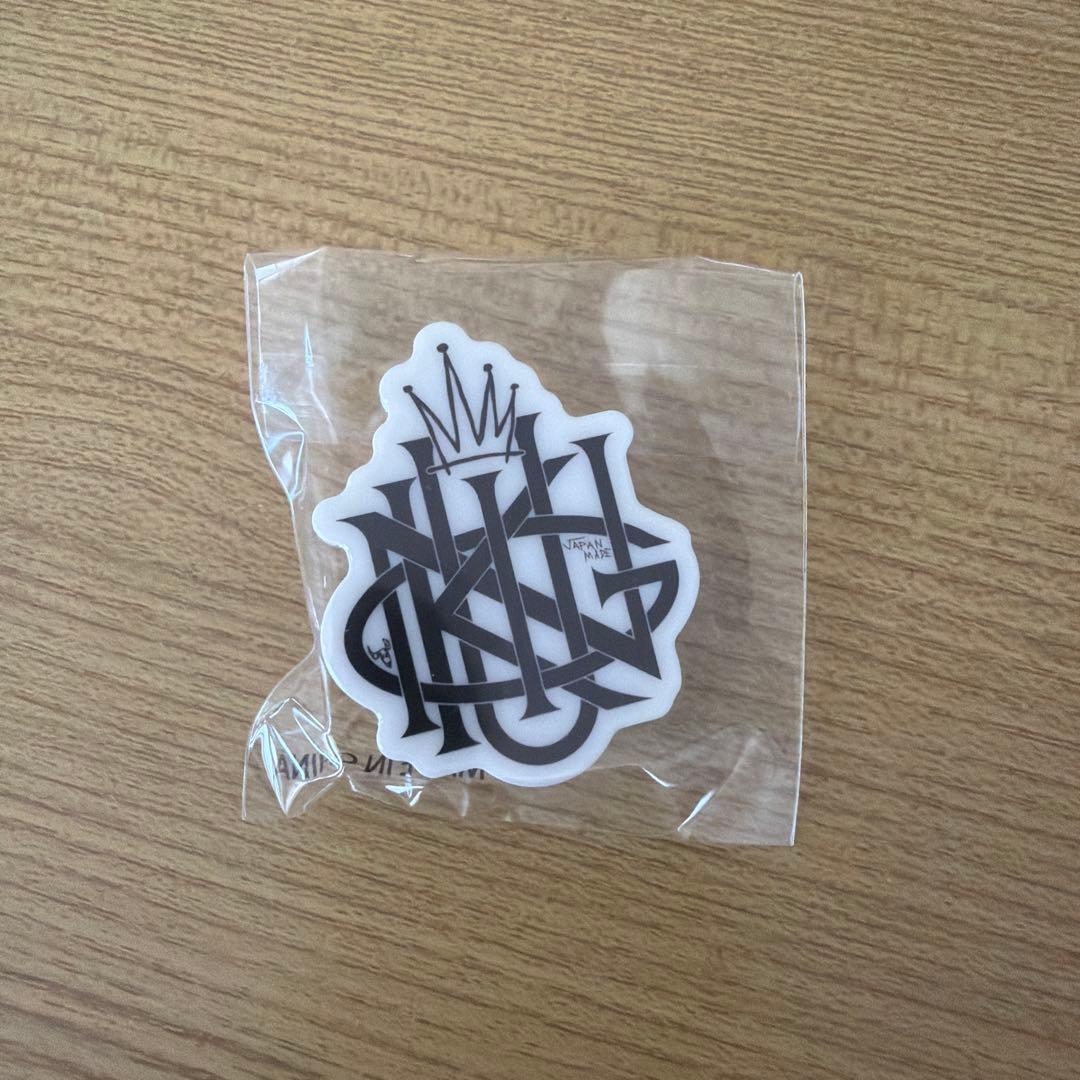 King Gnu ピンバッジ FC限定ガチャ CLOSING CEREMONY - メルカリ