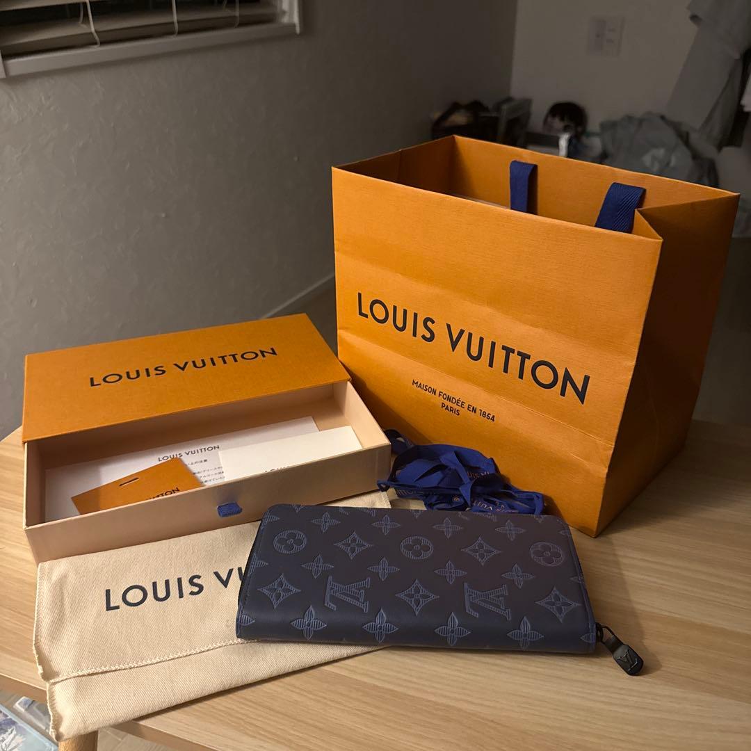 Louis Vuitton長財布ネイビー （ジッピーウォレット・ヴェルティカル）