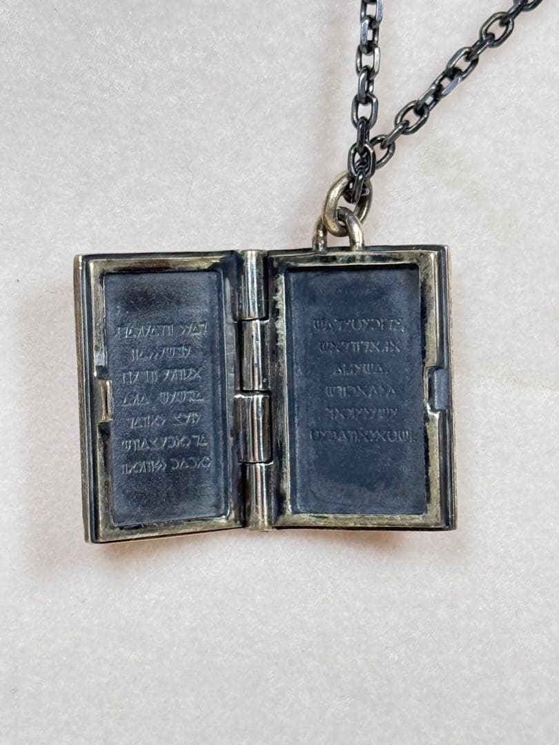 ニーア レプリカント/ゲシュタルト シルバーロケットペンダント ＜黒の