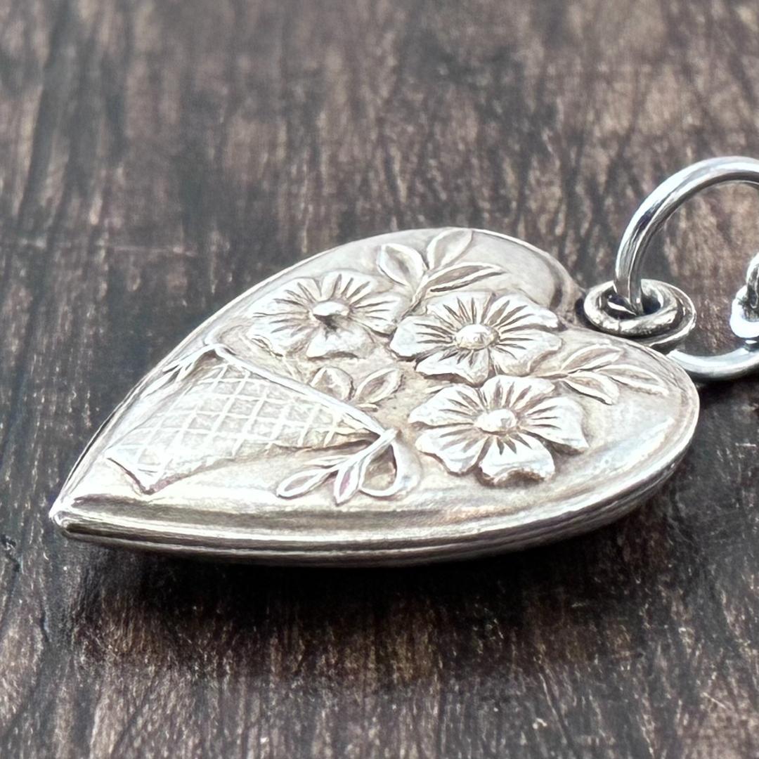 スウィートハートジュエリー フラワーバスケット シルバーヴィンテージ