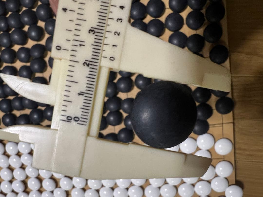美品】日向特製 蛤碁石＋本那智黒 39号 11mm 囲碁 任天堂碁盤 - 囲碁