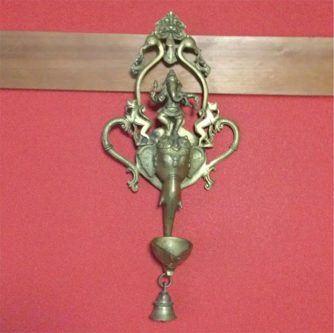 ダンシング ガネーシャ の ディーパム可能な壁掛 クジャクにライオン象と縁起物