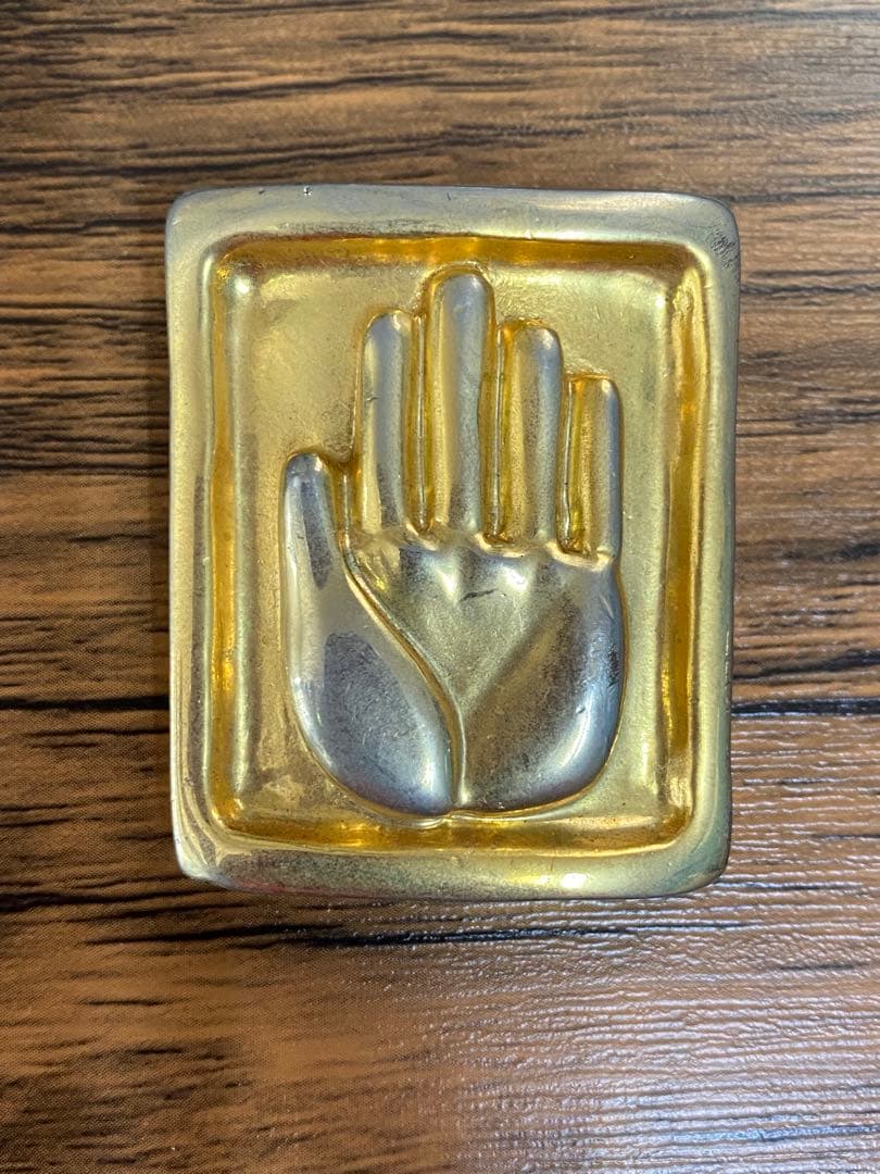 ジョジョ　アルトラバイオレット　ブローチ