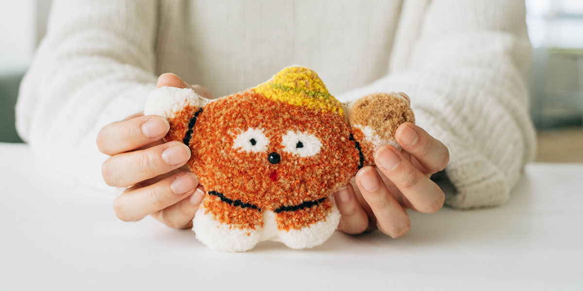 遊び心が詰まった、コロッケのぬいぐるみ | minneとものづくりと