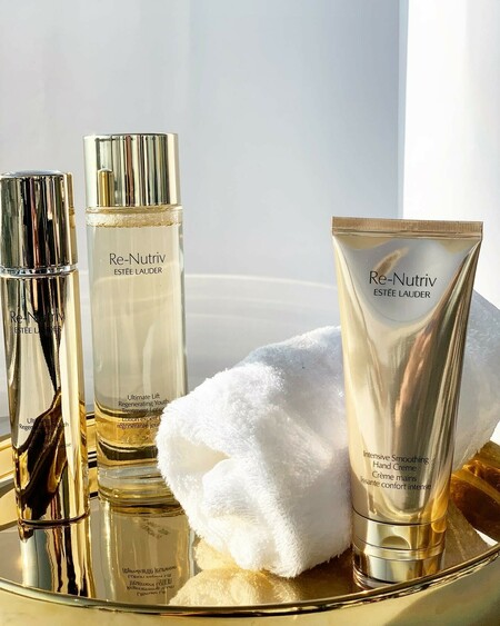 Re-Nutriv Ultimate Lift Regenerating Youth Emulsion Moisturizer