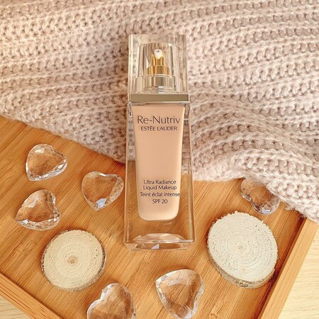 Re-Nutriv Ultra Radiance Liquid Makeup SPF 20 | Estée Lauder Hong Kong