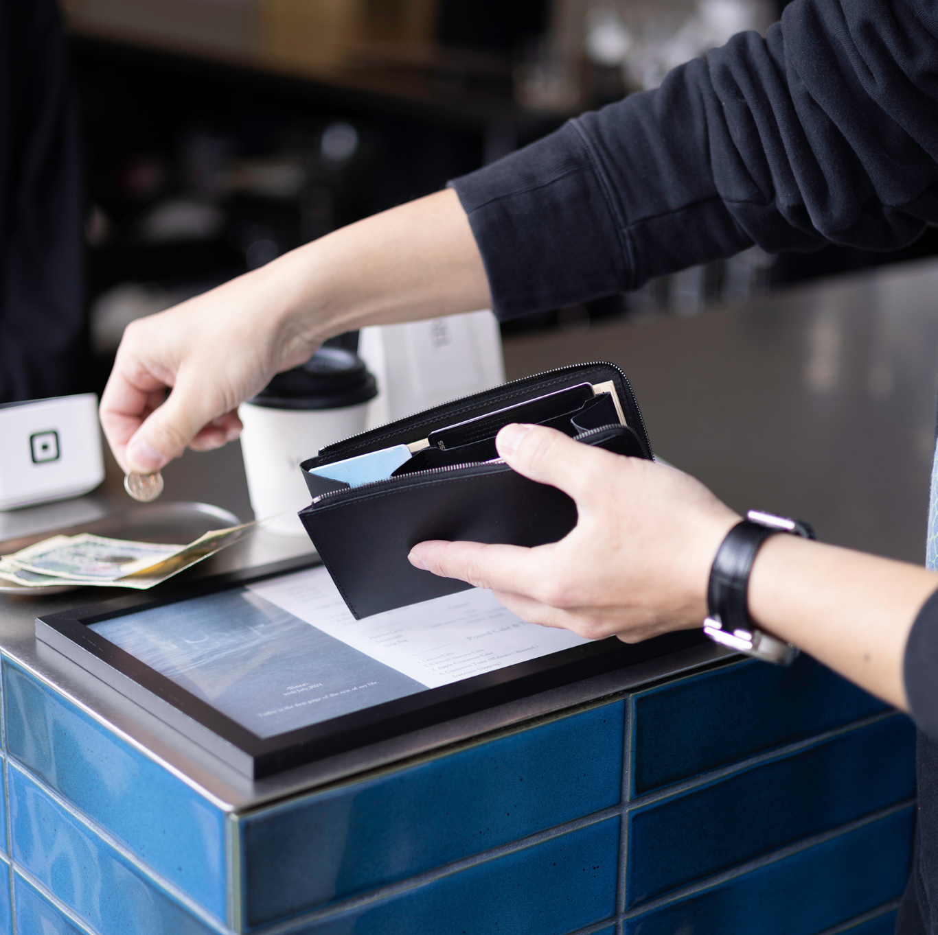 il modo Air』圧倒的に薄く、使いやすさを実現した長財布。 – 革財布