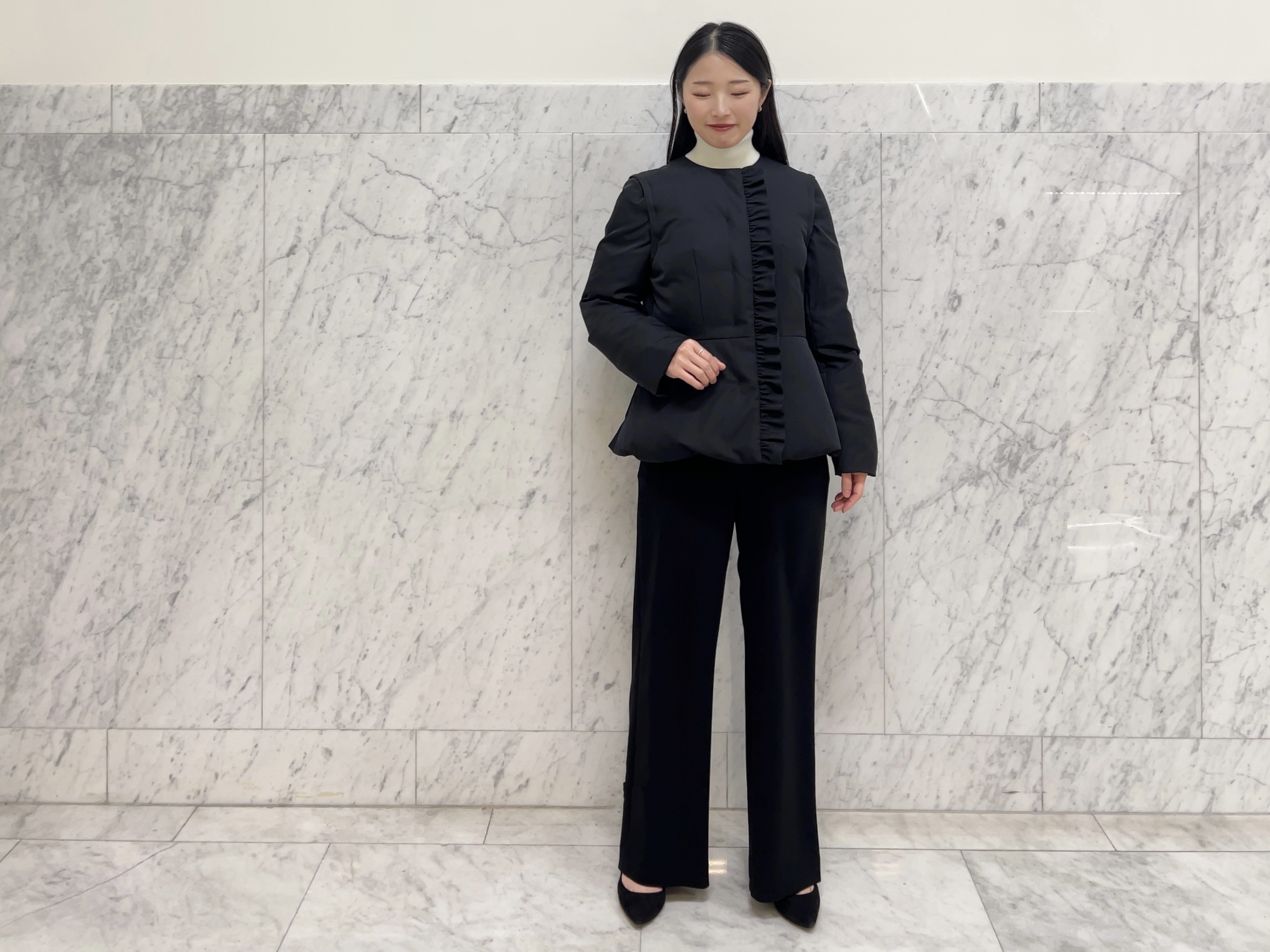 2WAYが魅力！冬本番のマストアイテムのダウンはフリルデザインで華やか