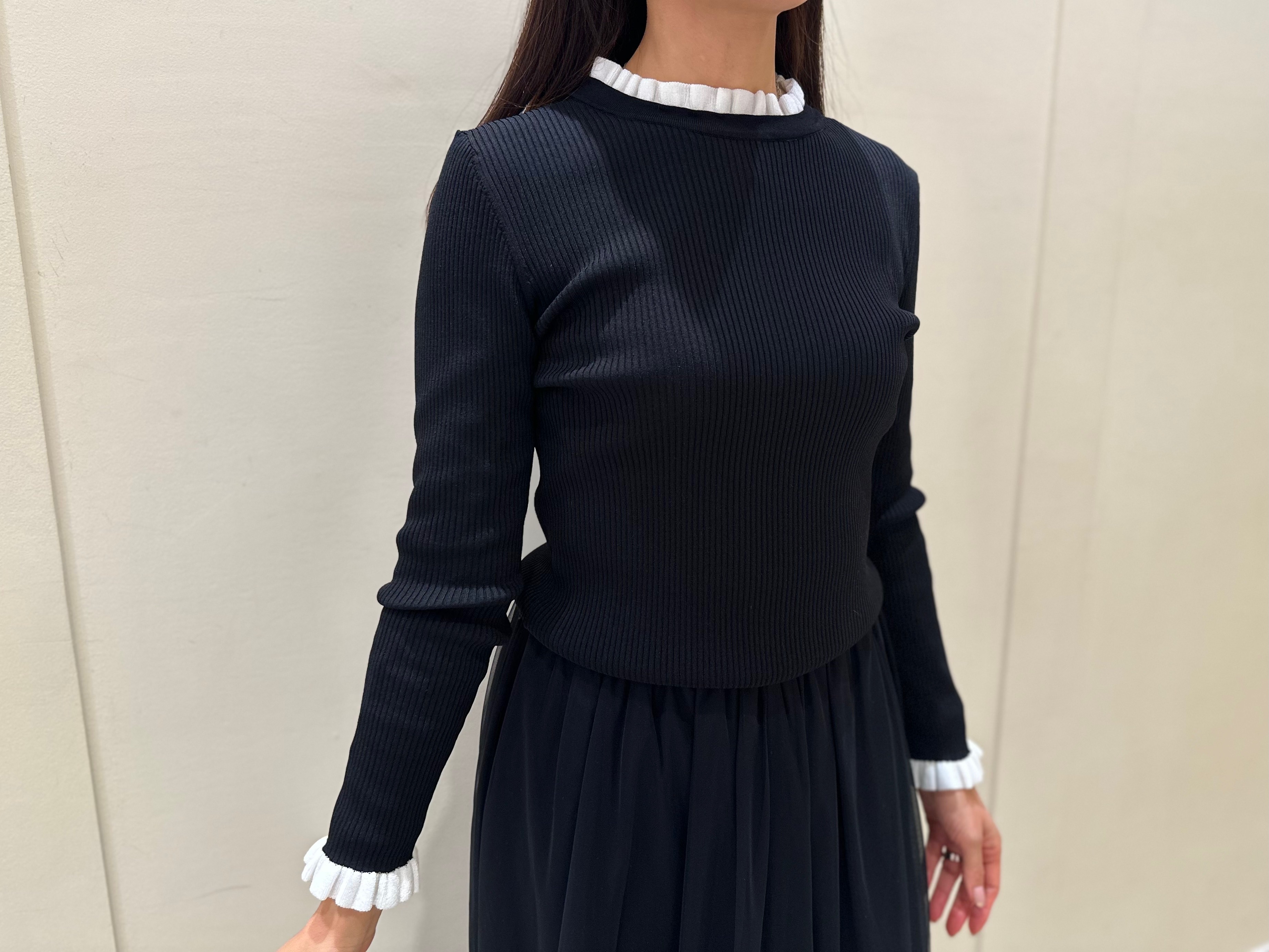 先週の人気アイテム＜バイカラーフリルデザインリブニットプルオーバー