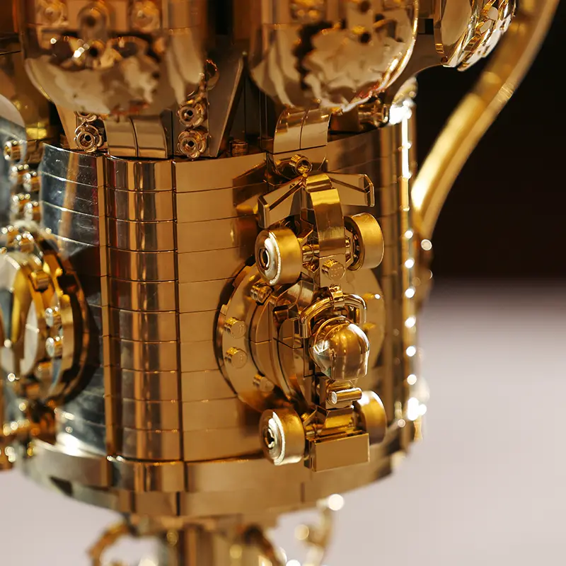 ノリス母国初Vで手にしたのは史上初レゴ(R)ブロックのトロフィー！英国