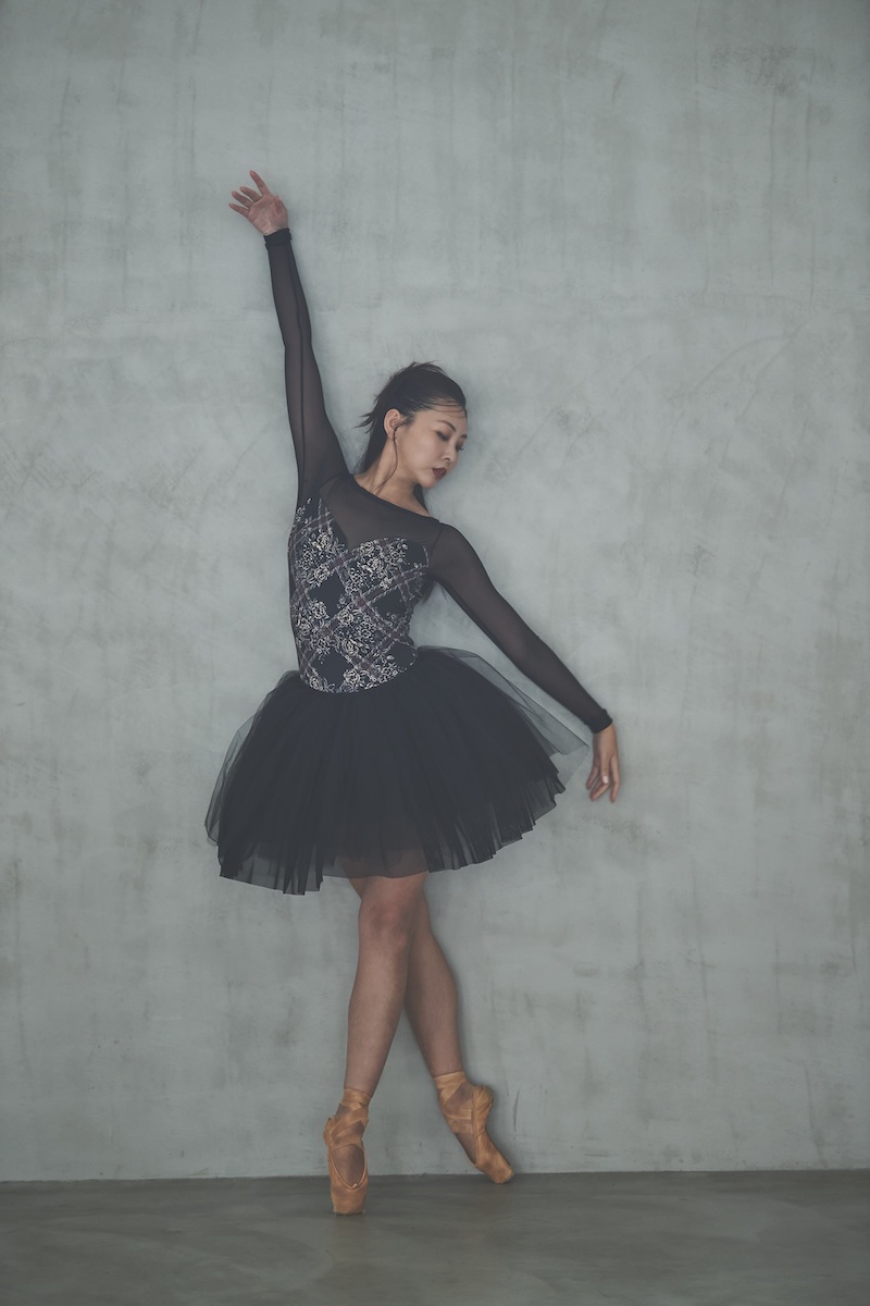 stina / type W grateful / Non fiction red