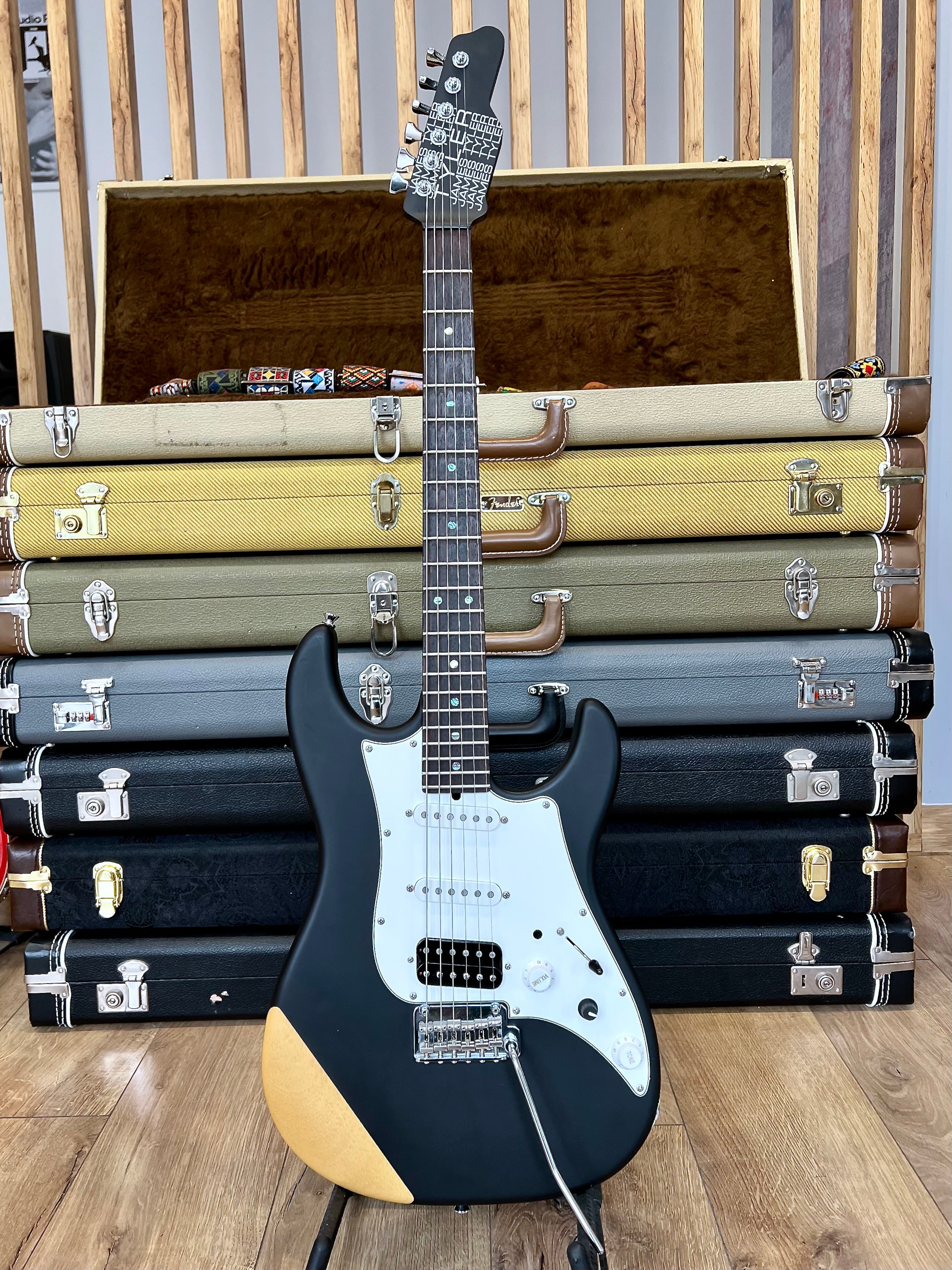 James Tyler Japan Studio Elite HD BBQ Black – String Taste