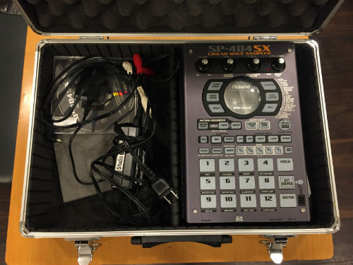 SP-404SX サンプルCD2枚付き オーディオケーブル付き サンプラーの