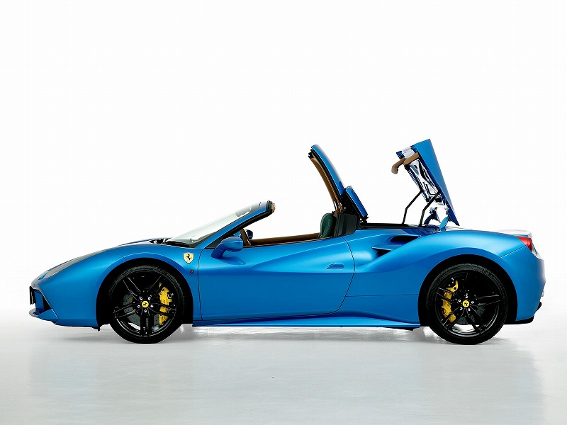 フェラーリ 488スパイダー】軽量かつ快適性も向上したリトラクタブル