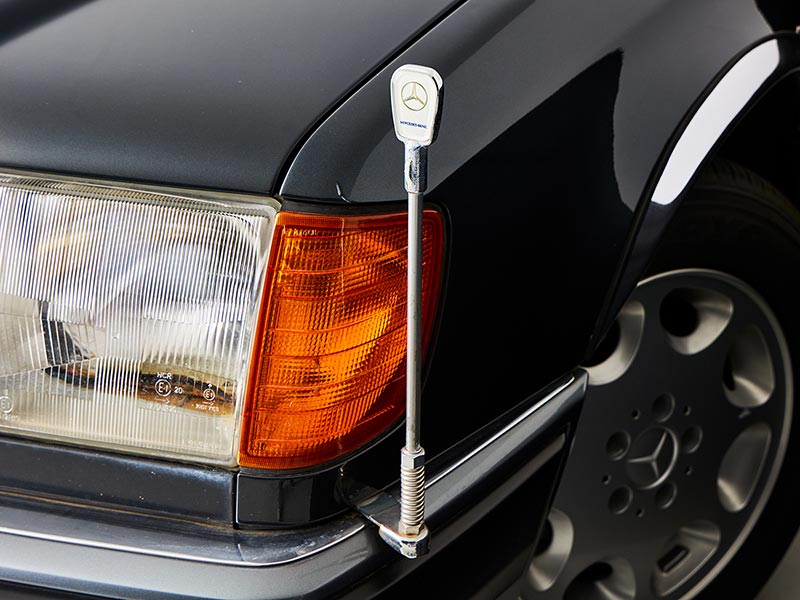 メルセデス・ベンツ W124 E260ロング リムジン | フェラーリ・ポルシェ