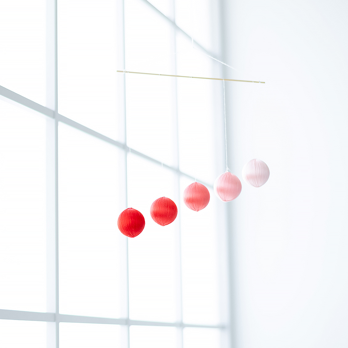 0歳 0ヶ月 新生児から］モンテッソーリ・モビール4点セット〈完成品