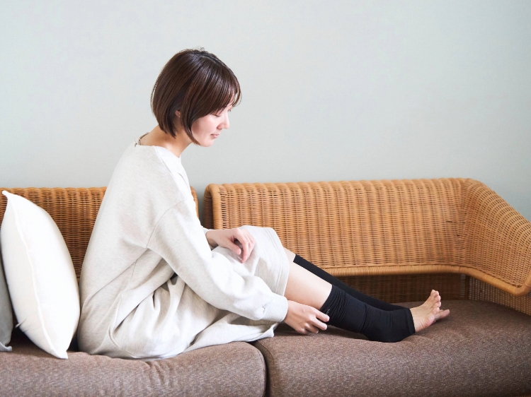 TREAT ME RIGHT /silk compression socks -痒くなりにくいシルク素材の