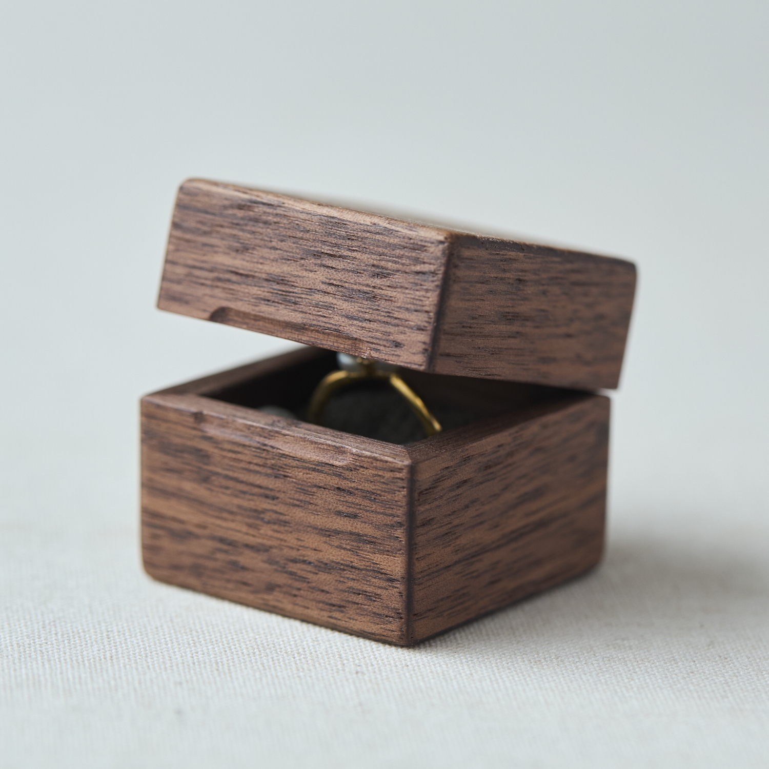 丹野製作所/指輪入 -大切な思いとともに使いたい、木の指輪ケース