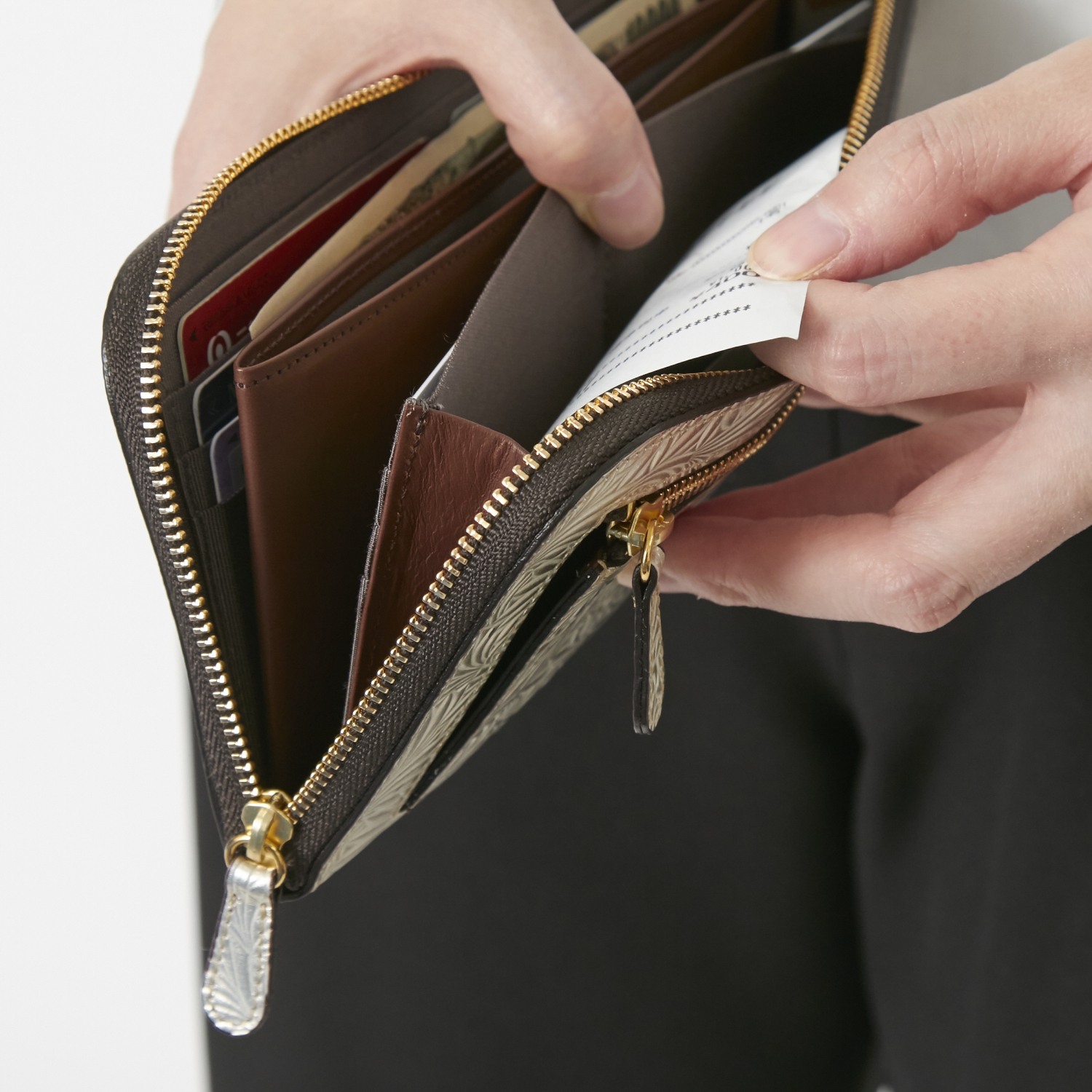 Neutral Gray/デイジーのL字ファスナー長財布 -イタリアのひなぎくが