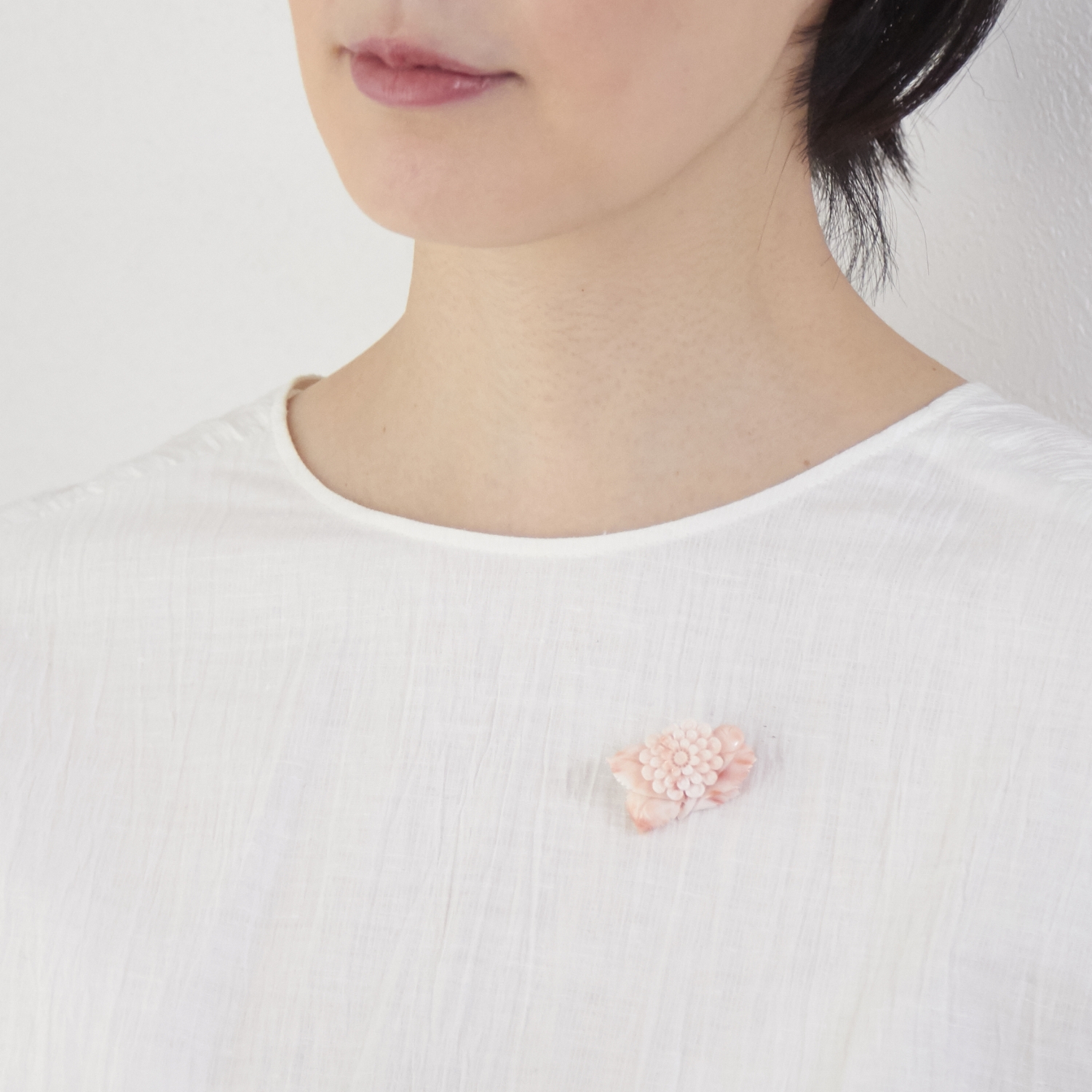 高知の珊瑚ブローチ小 百日草A -【当店限定】すべて1点もの、高知から