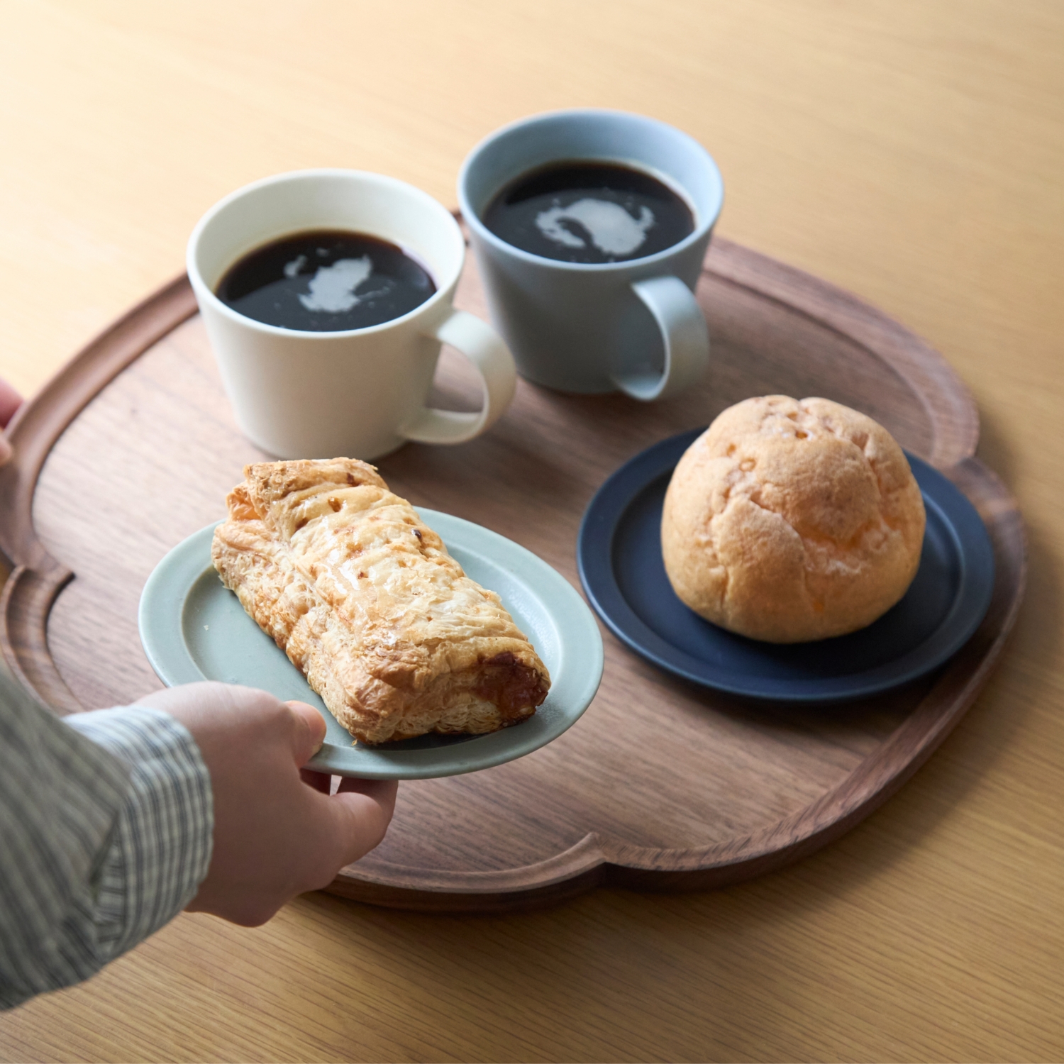 iwakagu/木瓜盆 大 -たっぷり乗せられる、天然木のトレー - スタイルストア