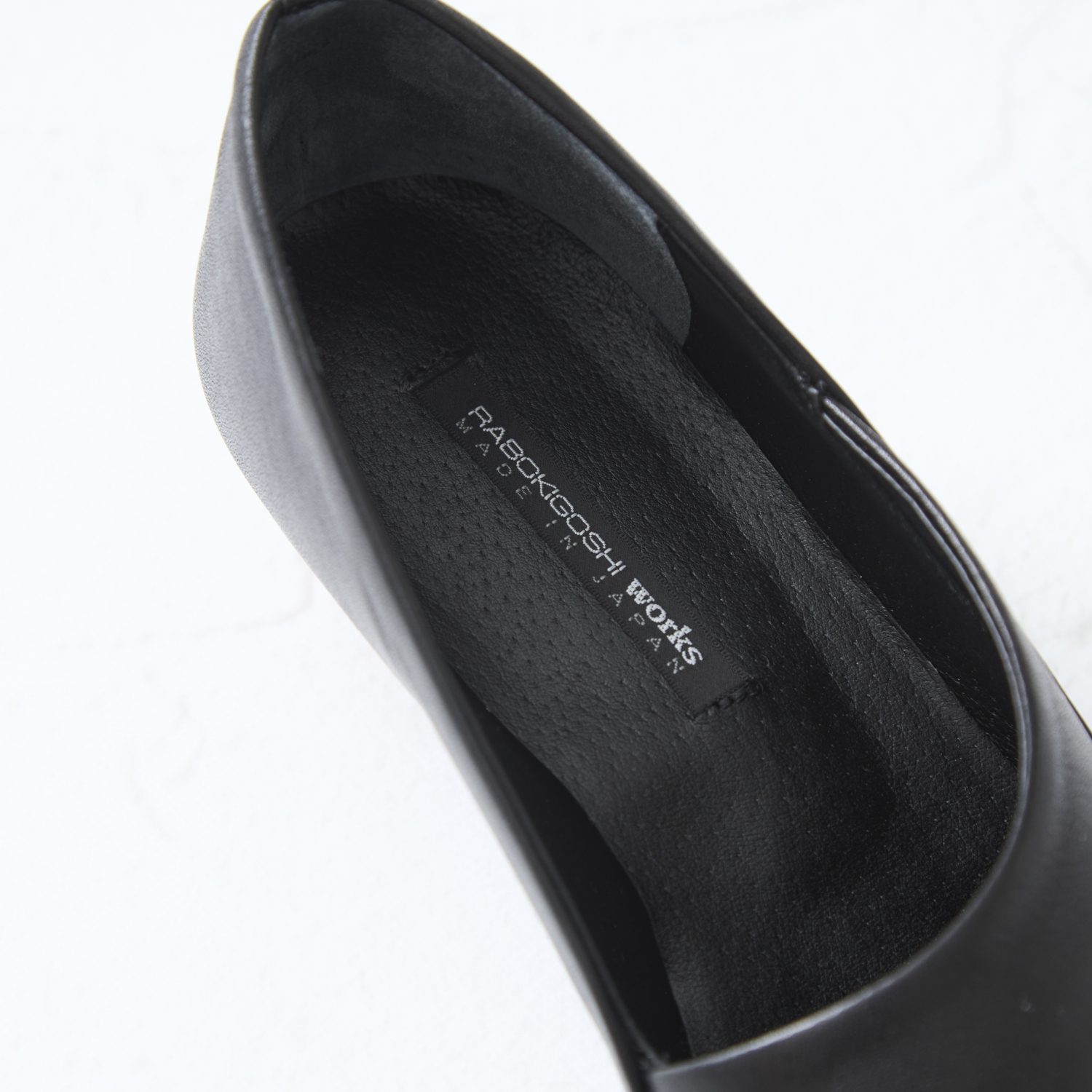 RABOKIGOSHI works/スリッポンパンプス -格好良さと履きやすさを備えた