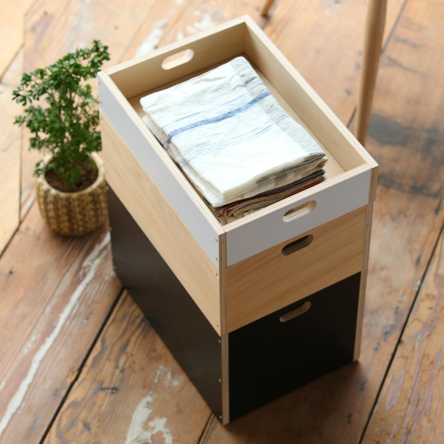 MOHEIM/LINDEN BOX S -ありそうでない絶妙な色合い！重ねられる木製