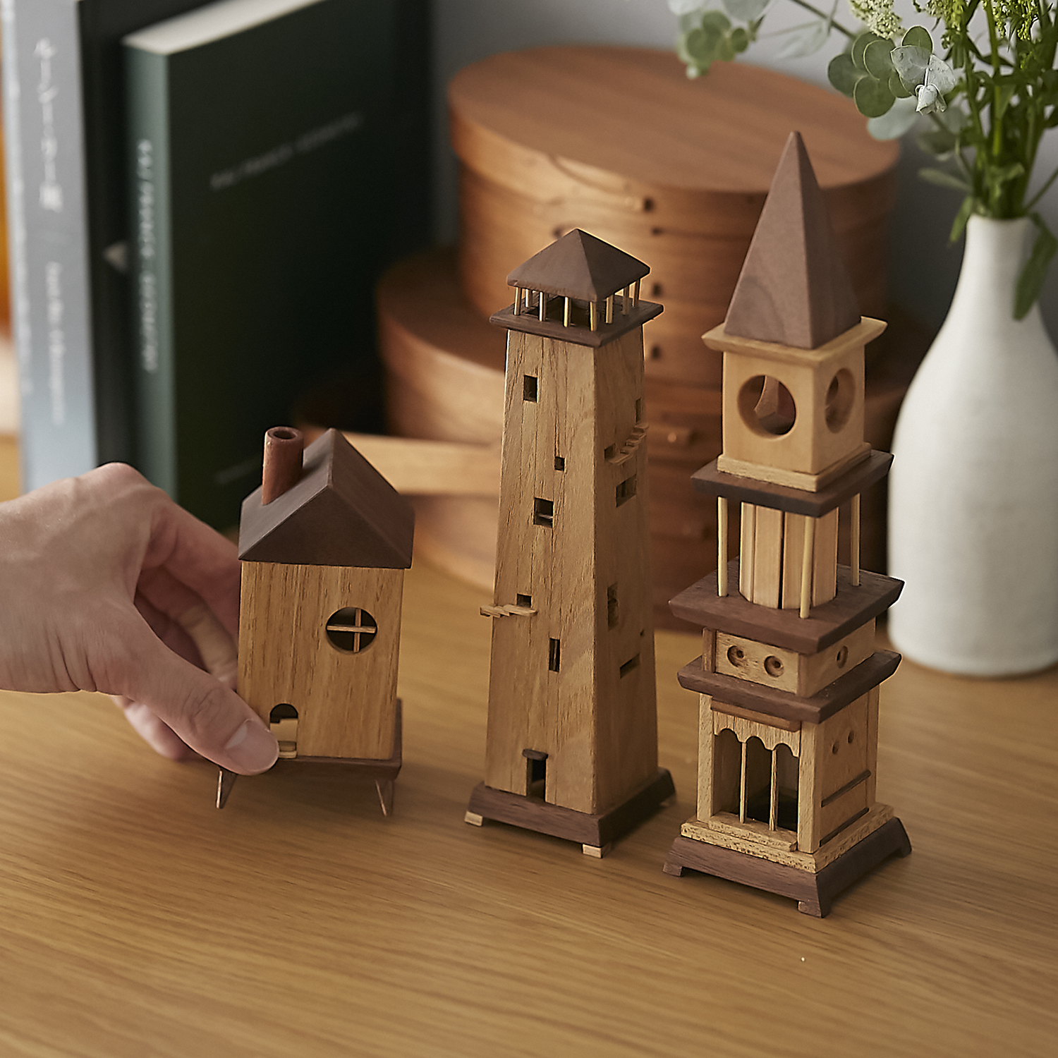 utatane/満月の塔 -物語に登場しそうな、温もりがある木製オブジェ