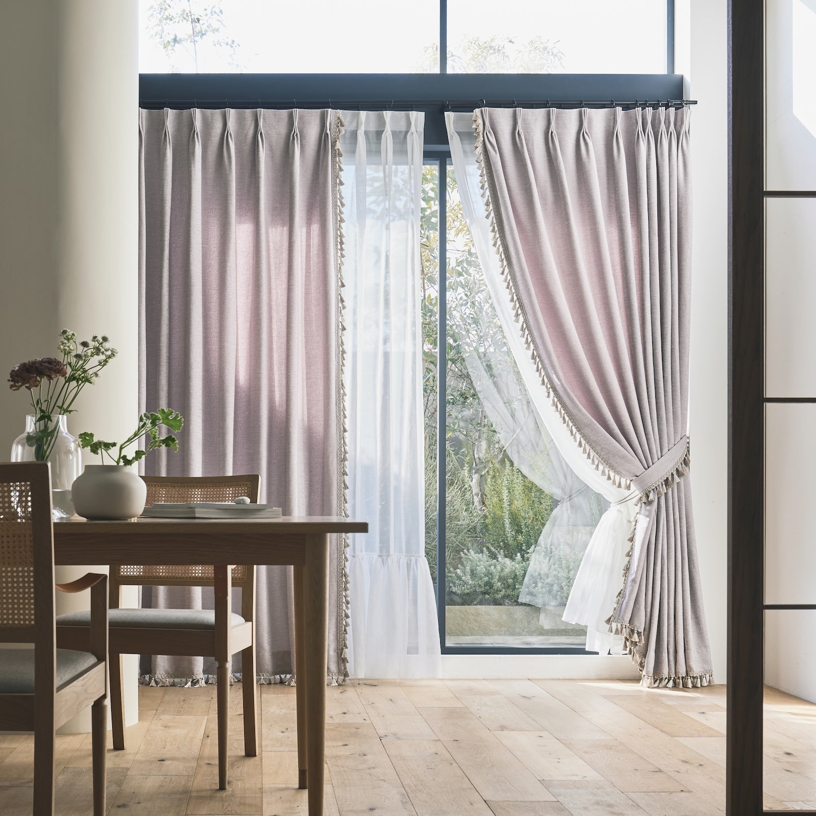 D-8164 Plain｜株式会社スミノエ インテリア プロダクツ（SUMINOE