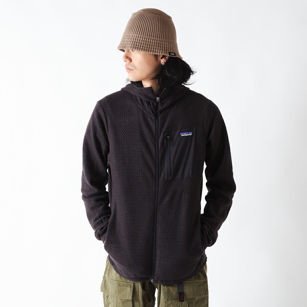 patagonia パタゴニア R1エアフルジップフーディ メンズ｜SUNDAY