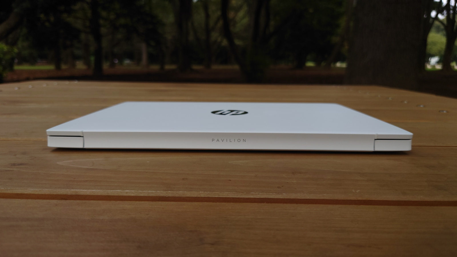 HP Pavilion Aero 13-beを外で使ったら快適だった | SunSunBlue