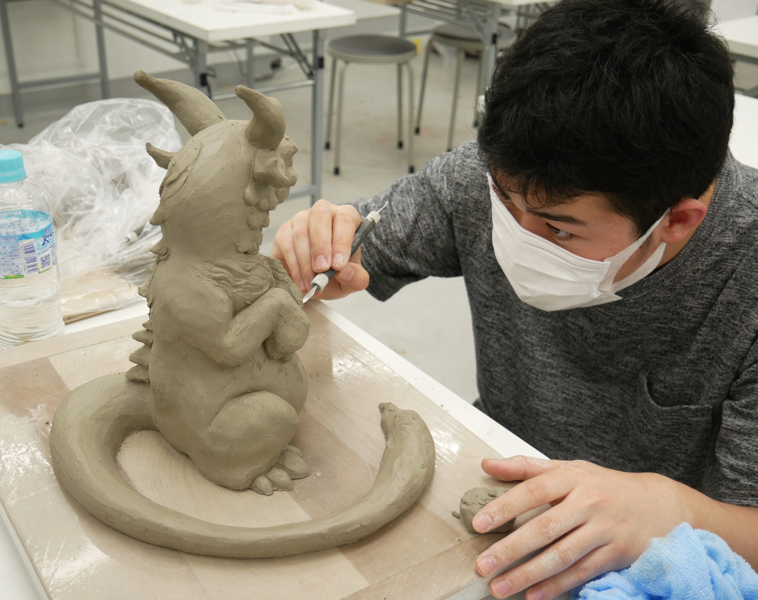 基礎科 恒例の立体課題「キャラ粘」2020 | すいどーばた美術学院