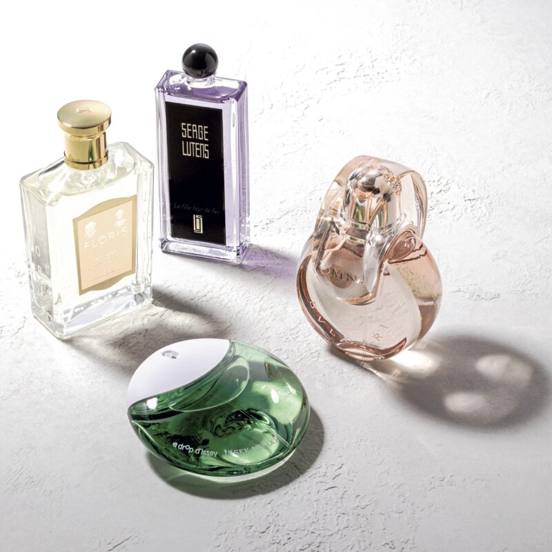 60代女性におすすめのフローラル系香水4選！香りの魔法で毎日をごき