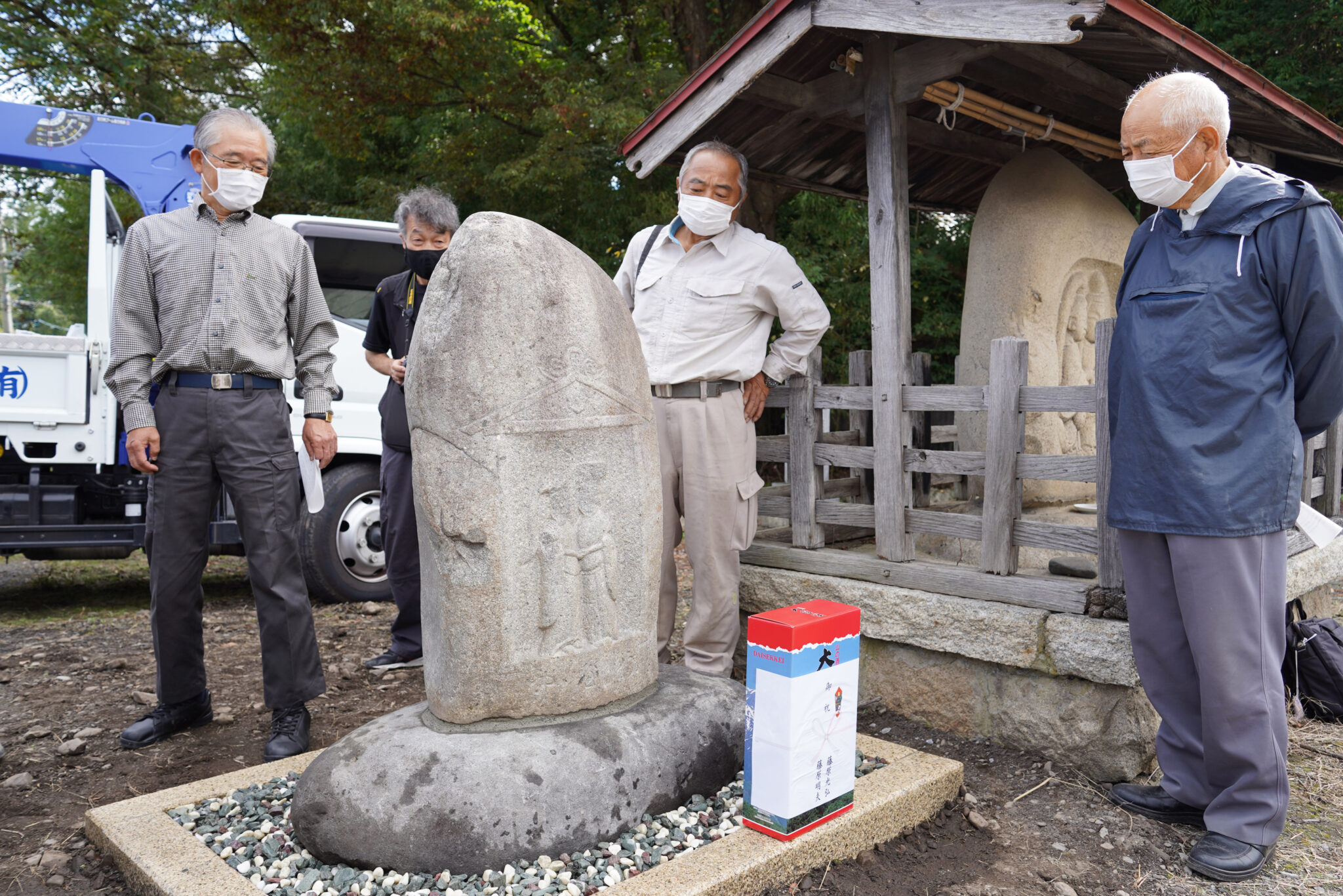 顔欠け」道祖神に「願掛け」 安曇野で160年ぶり再建| 長野県の移住