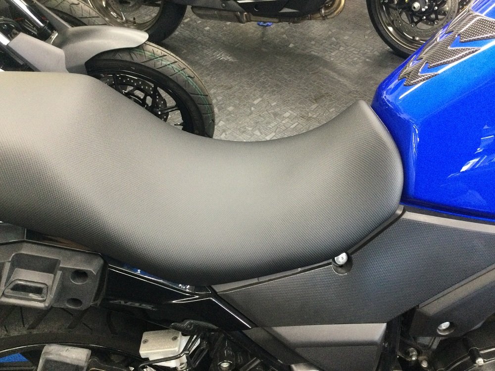 V-ストローム250 5センチ ローダウンシート 体験できます。 | スズキ