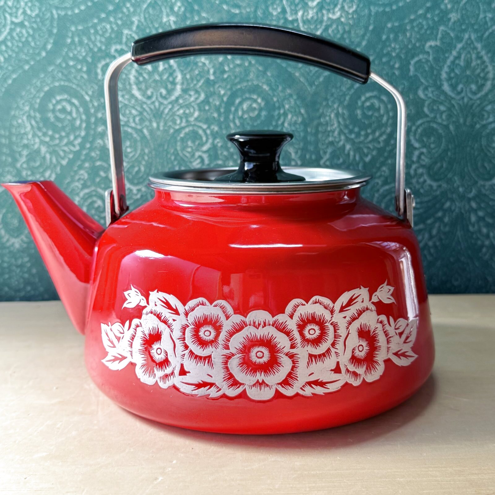 北欧風 ホーローケトル レッド 赤にホワイトの花柄 vintage 琺瑯やかん