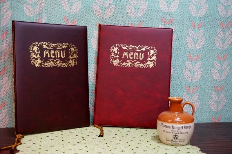 純喫茶 SHIMBI メニューブック レザー調 モダン ブラウン ワインレッド