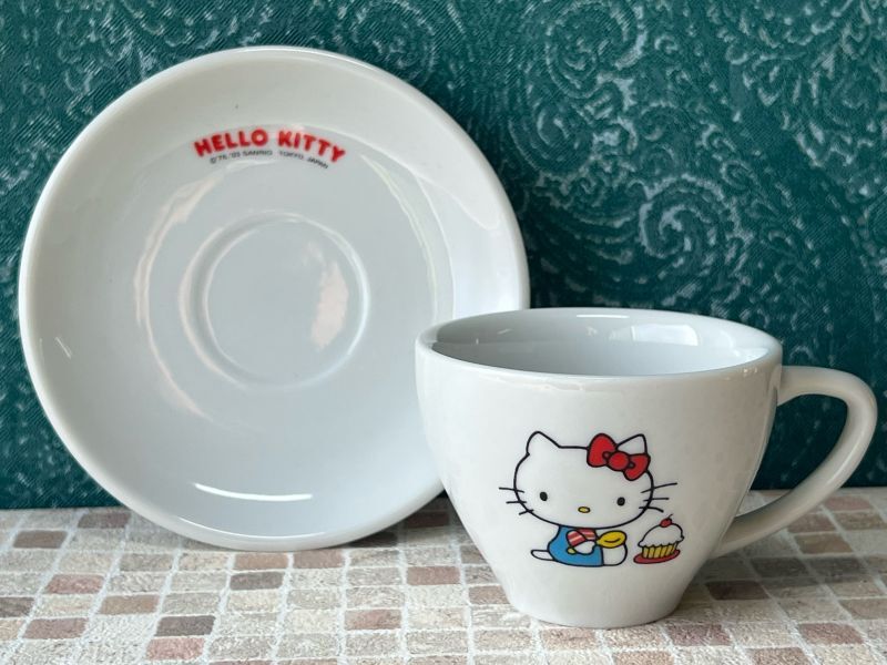 SANRIO サンリオ 2003年製 ハローキティカップ＆ソーサー C330