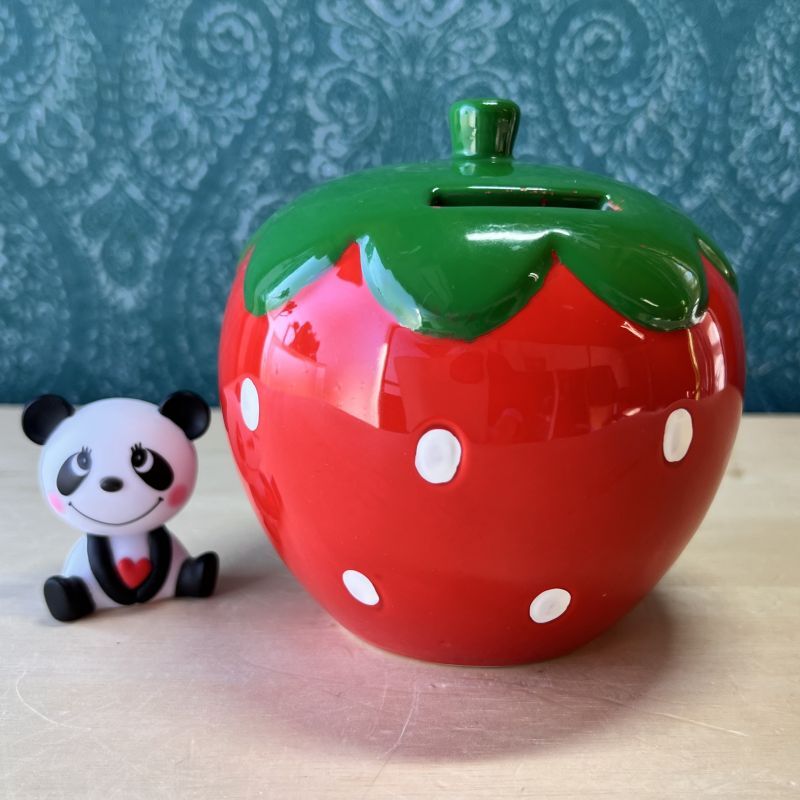 大きないちごの貯金箱 ストロベリーコインバンク