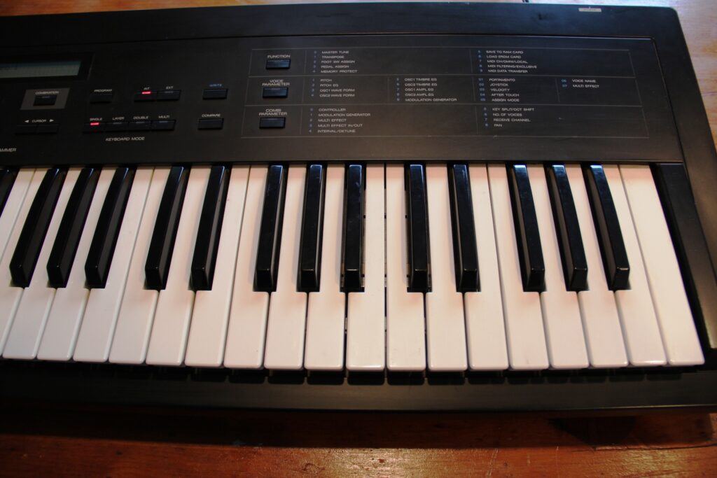 Korg DS-8 – SynthMania