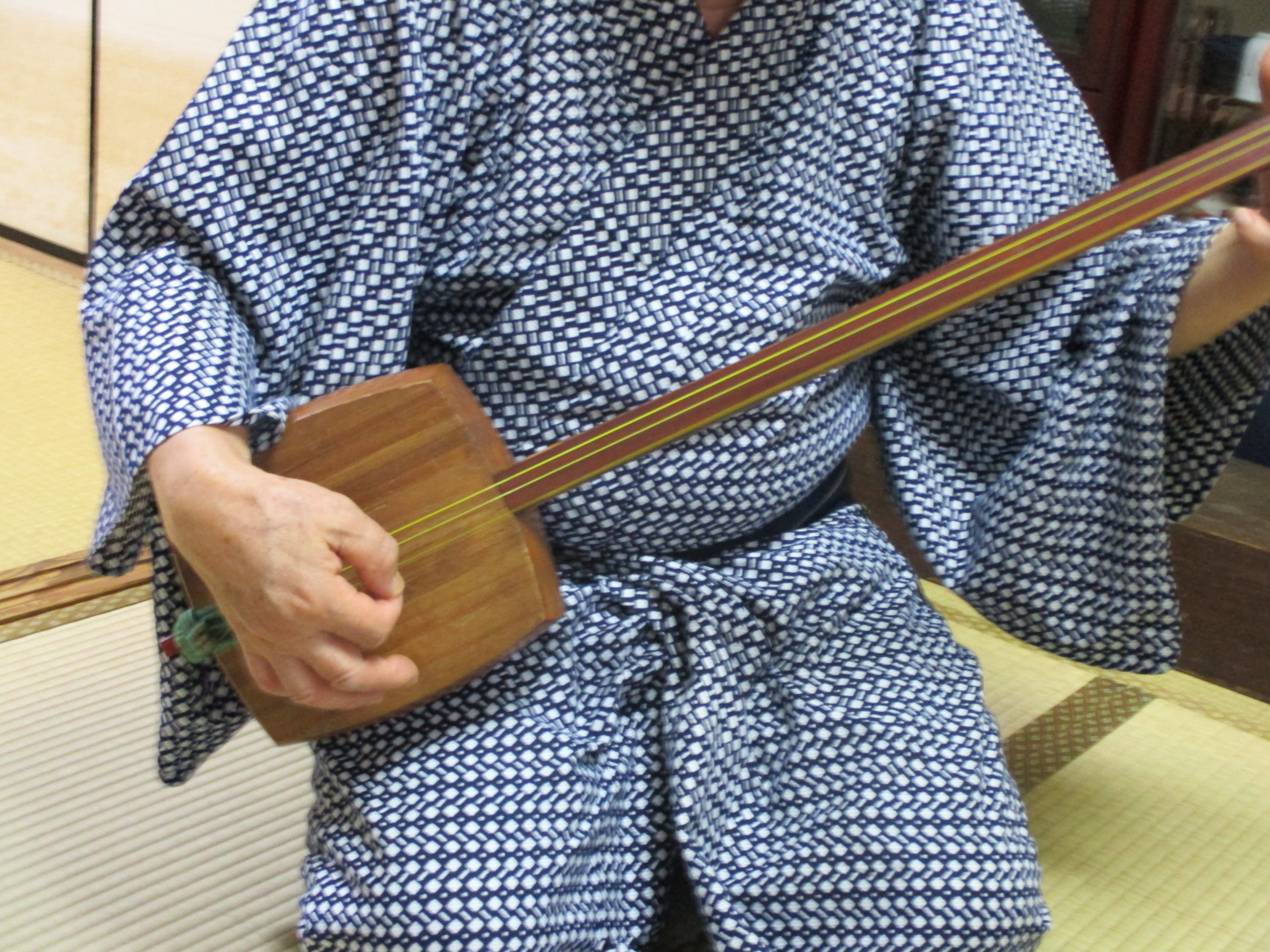 100年前の三味線、幻の竹棹を寄贈 | お弟子さん募集｜藤本秀康三味線